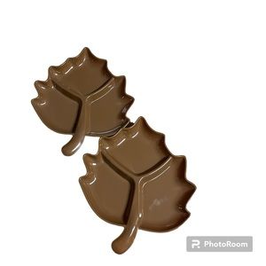 🍂Set of two, brown, medium sized leaf serving trays🍂